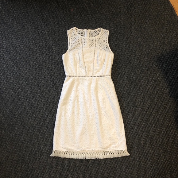 Lilly Pulitzer Dresses & Skirts - Lily Pulitzer Eyelet Shift Dress